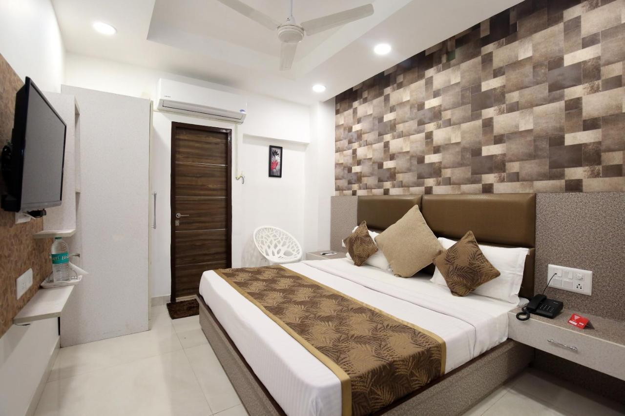 Oyo 9732 Amar Motel Nayagaon Экстерьер фото