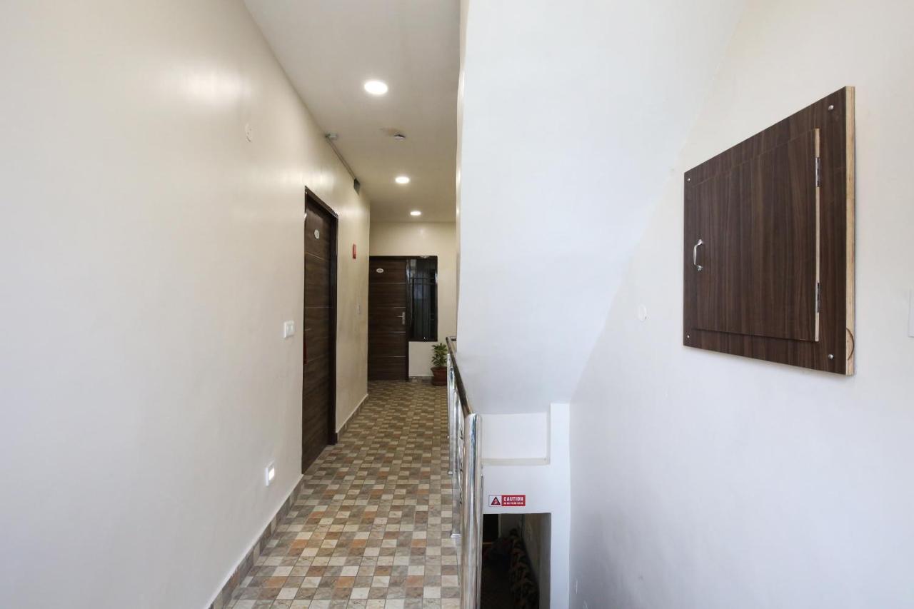Oyo 9732 Amar Motel Nayagaon Экстерьер фото